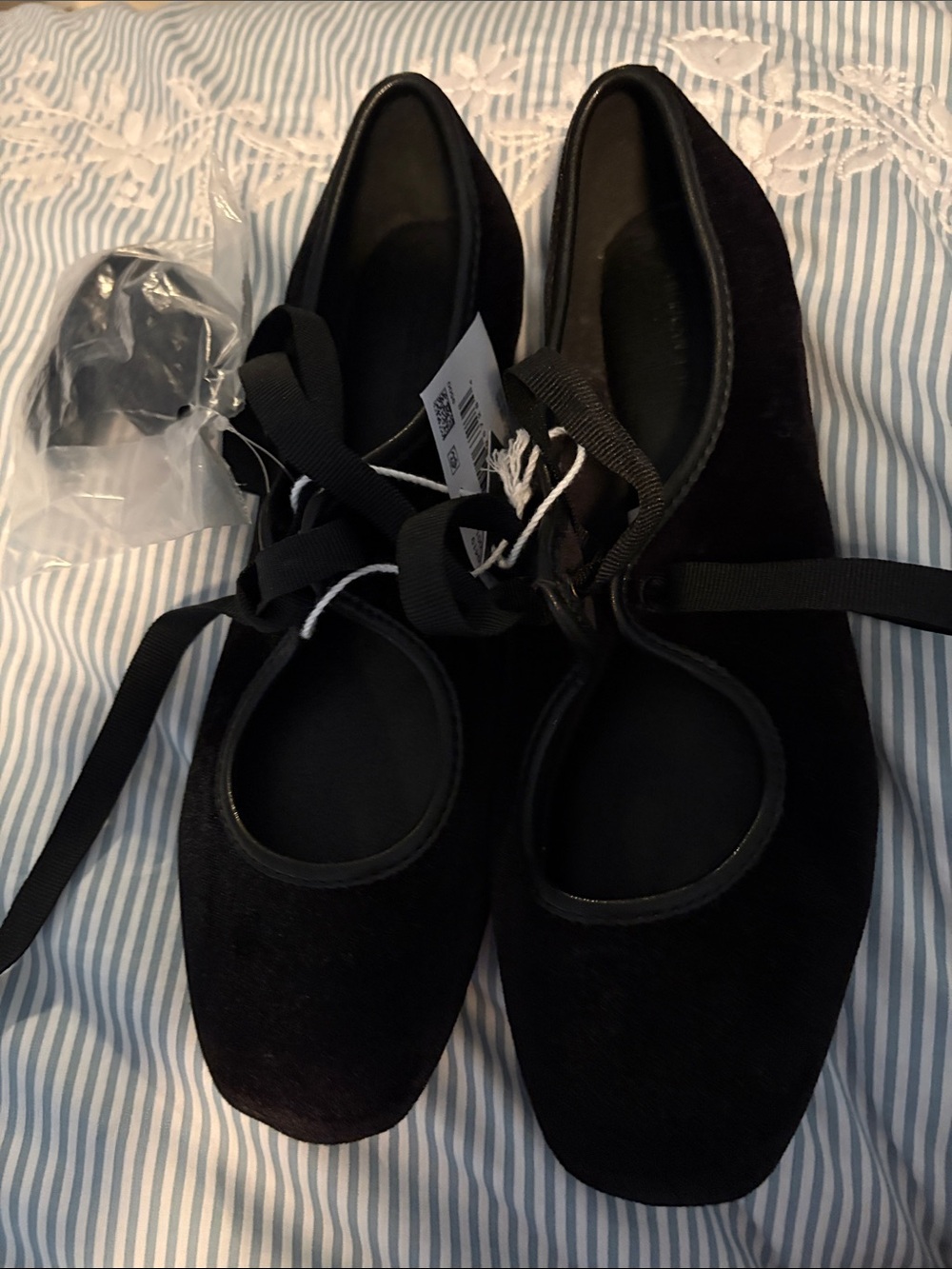American eagle Women’s Black Ballet Tie Flats with extra  Ribbon Wrap size 9 bn
